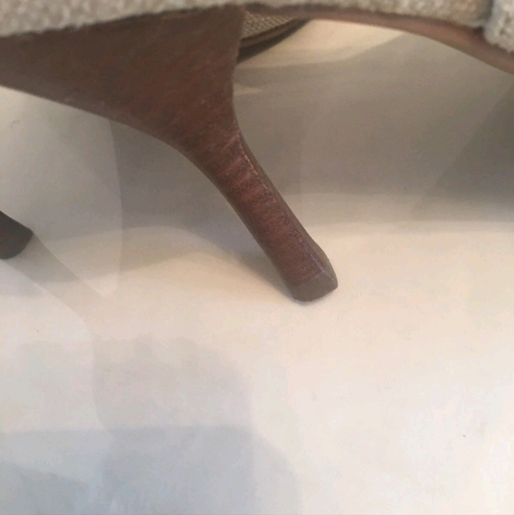 Isaac Mizrahi Tan With Gold Threading Heels Size 8 - Picture 6 of 6